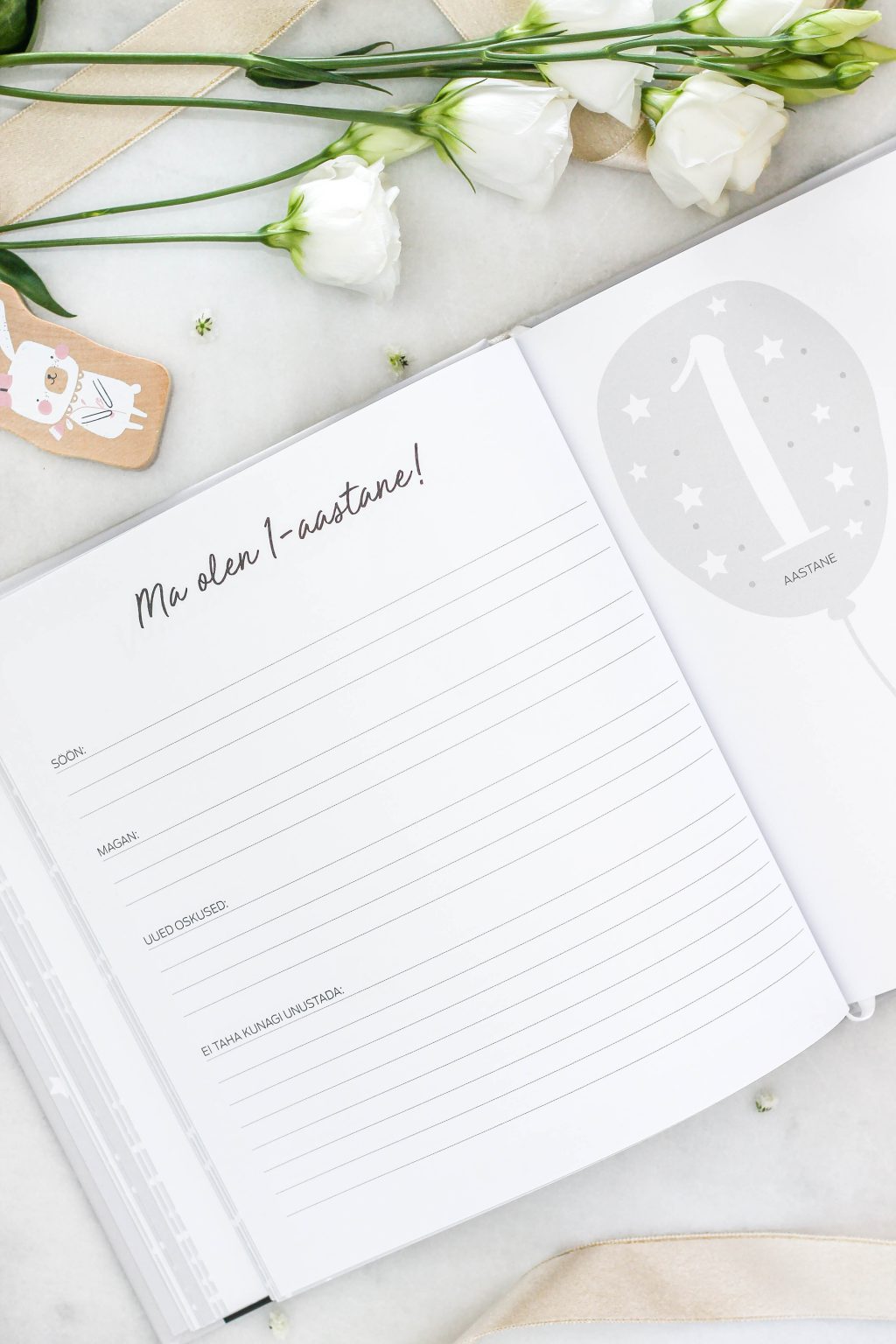 Beebiraamat „Minu Esimesed Aastad“ – täidetav mälestusteraamat lapse esimeste hetkede jäädvustamiseks