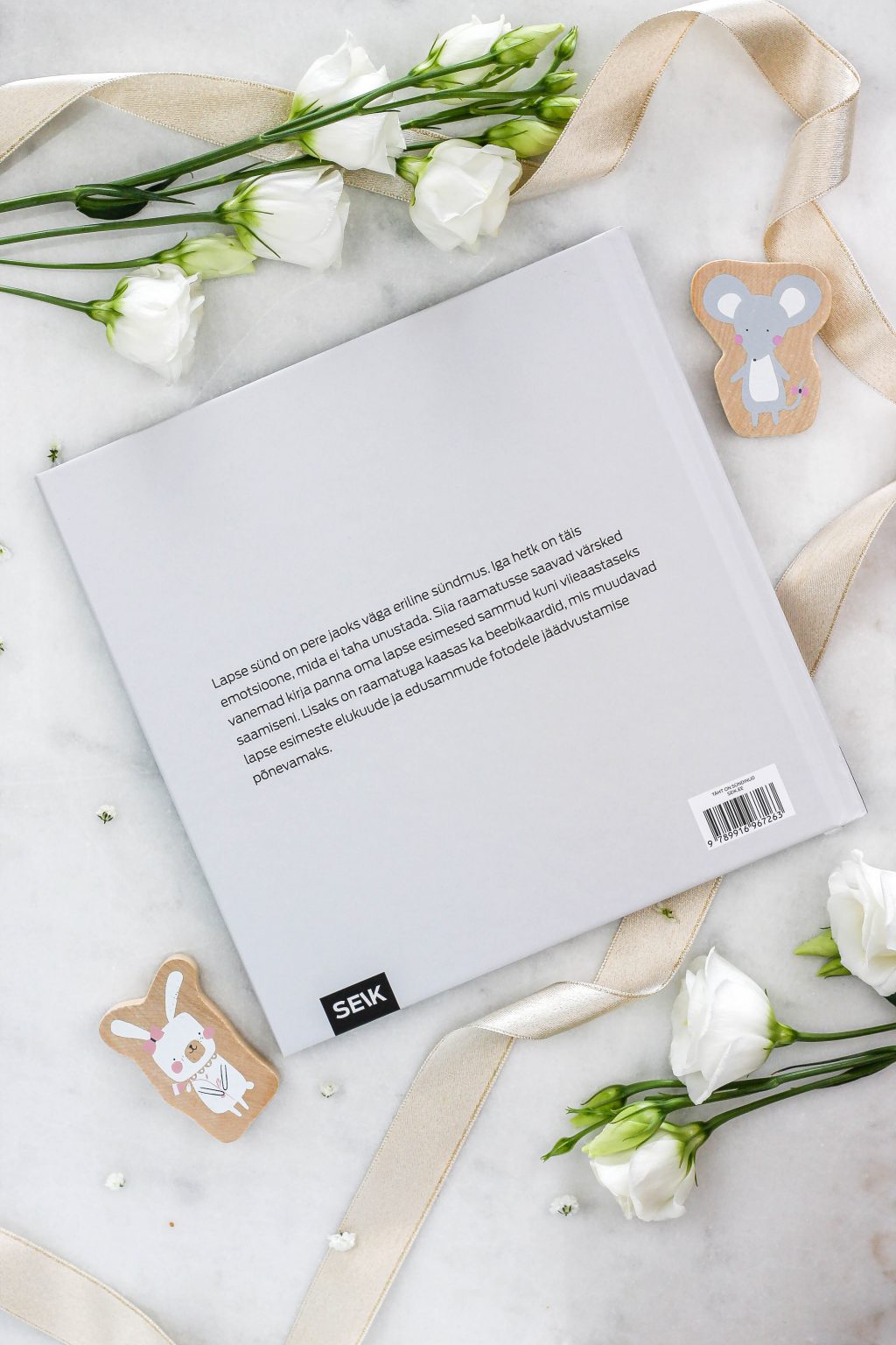 Beebiraamat „Minu Esimesed Aastad“ – täidetav mälestusteraamat lapse esimeste hetkede jäädvustamiseks