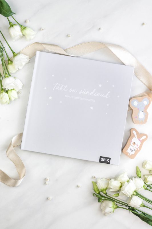 Beebiraamat „Täht on sündinud“ – täidetav mälestusteraamat lapse esimeste hetkede jäädvustamiseks