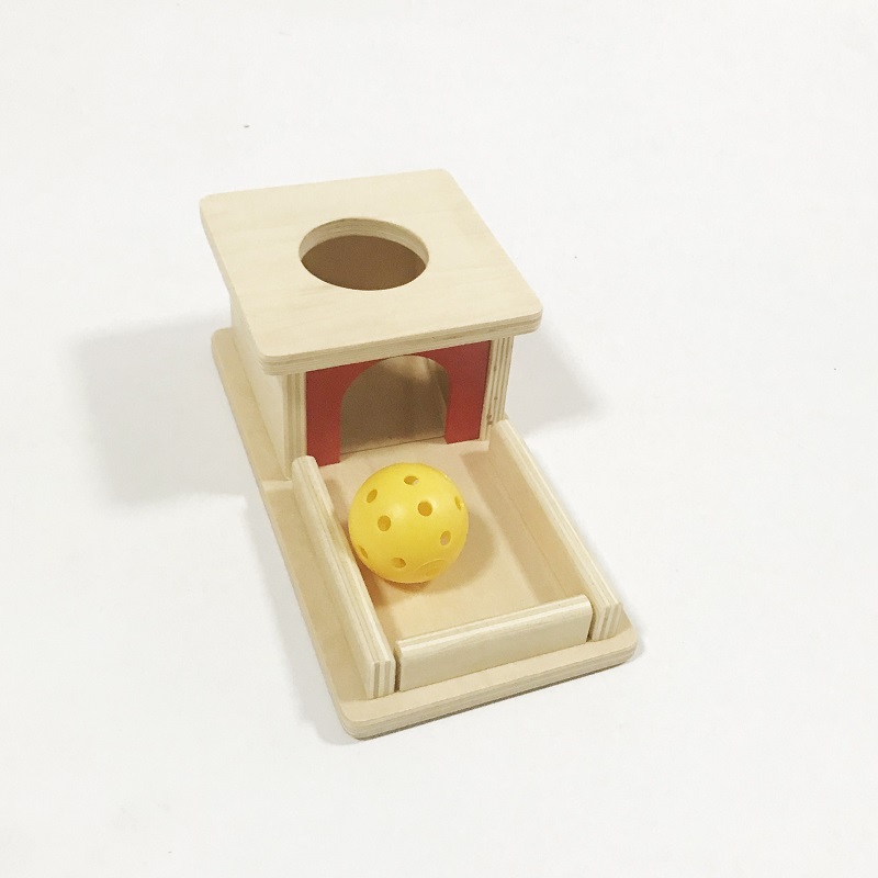 Montessori eseme jäävuse karp – palli kadumise ja taasleidmise mäng lapse arengu toetamiseks