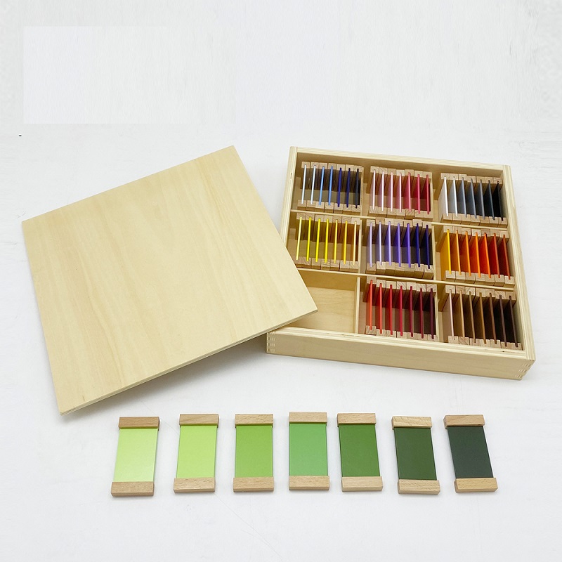 Montessori värvikarp 3 – värvitoonide järjestamise ja eristamise õppimiseks.