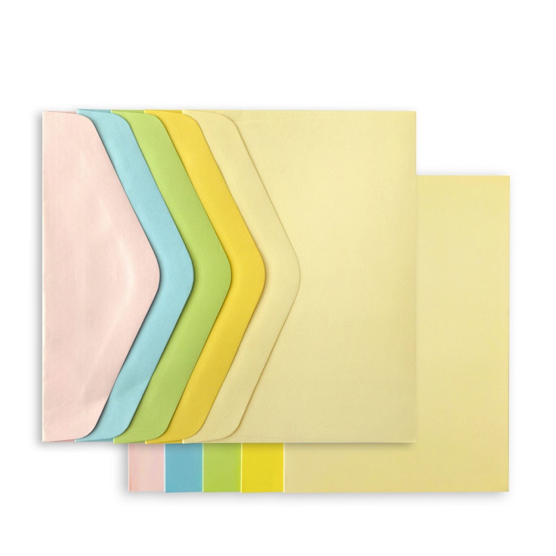 Tühjade kaarditoorikute ja ümbrikute komplekt kingituseks, meisterdamiseks ja kunstiprojektideks.