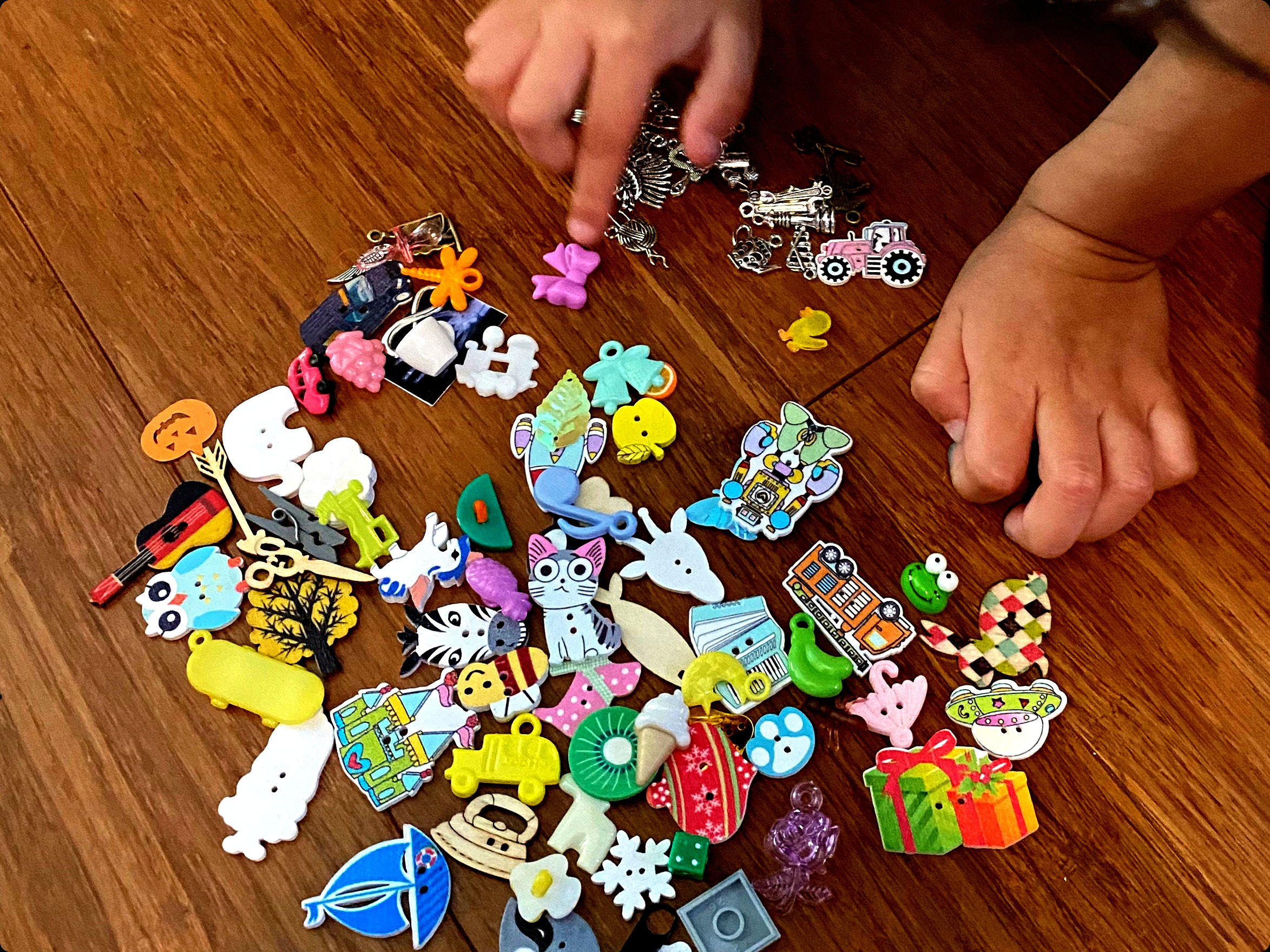 50 miniatuurset mänguvahendit – loovmängudeks, õppimiseks ja meisterdamiseks