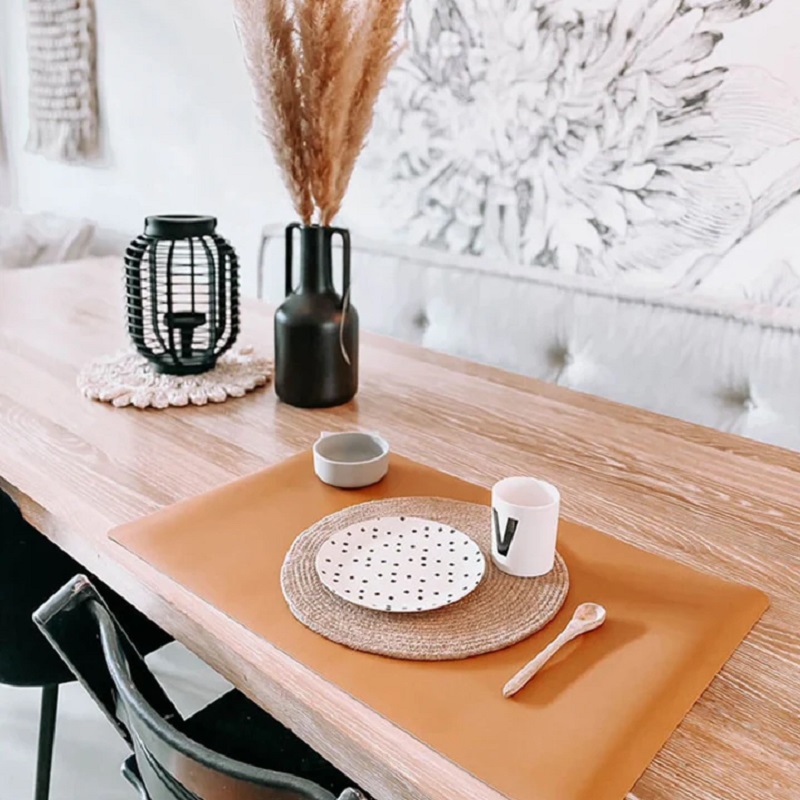 Eeveve suur lauamatt – veekindel ja libisemiskindel kaitsematt igapäevaseks kasutamiseks.