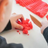 Lastele mõeldud puidust nuga voolimismassile ja pehmele määrdeainele