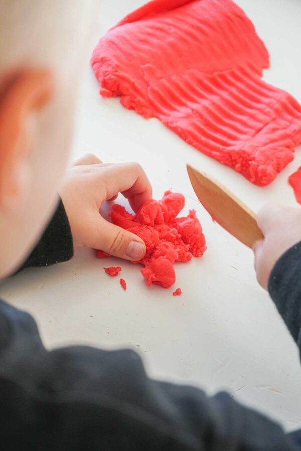 Lastele mõeldud puidust nuga voolimismassile ja pehmele määrdeainele