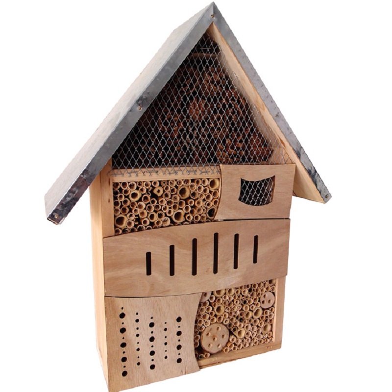 Naturaalne puidust putukahotell aeda või rõdule