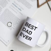 seik disainkruus ja kingiidee "Best Dad Ever" tass isadepäevaks , jõuludeks või tähtsaks sündmuseks