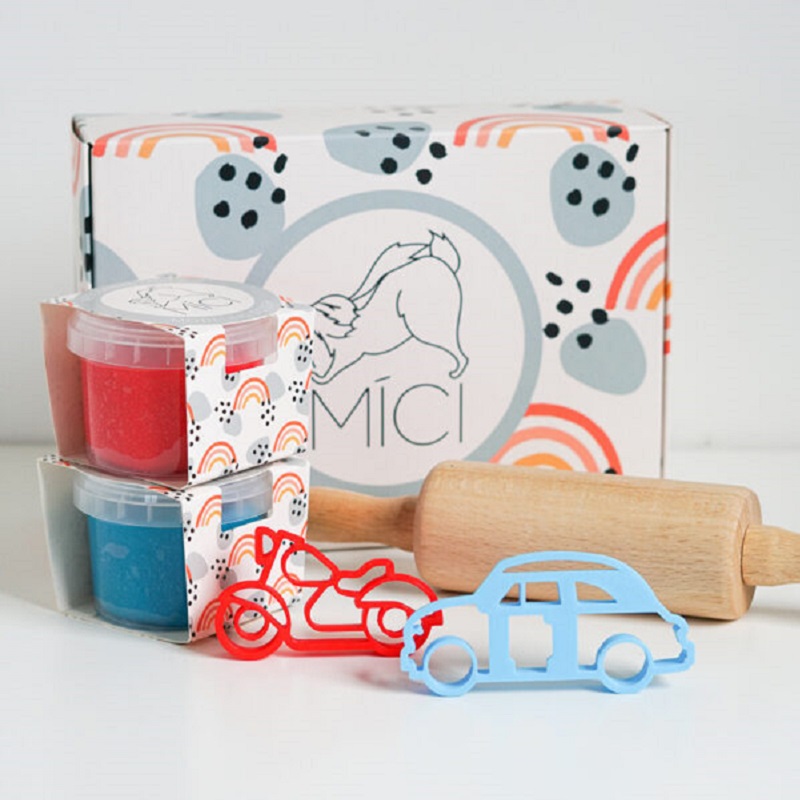 MĪCI kinkekomplekt masinad kahe loodusliku plastiliini ja vormidega ja taignarulliga