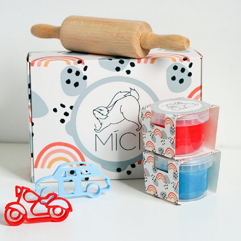 MĪCI kinkekomplekt masinad kahe loodusliku plastiliini ja vormidega ja taignarulliga