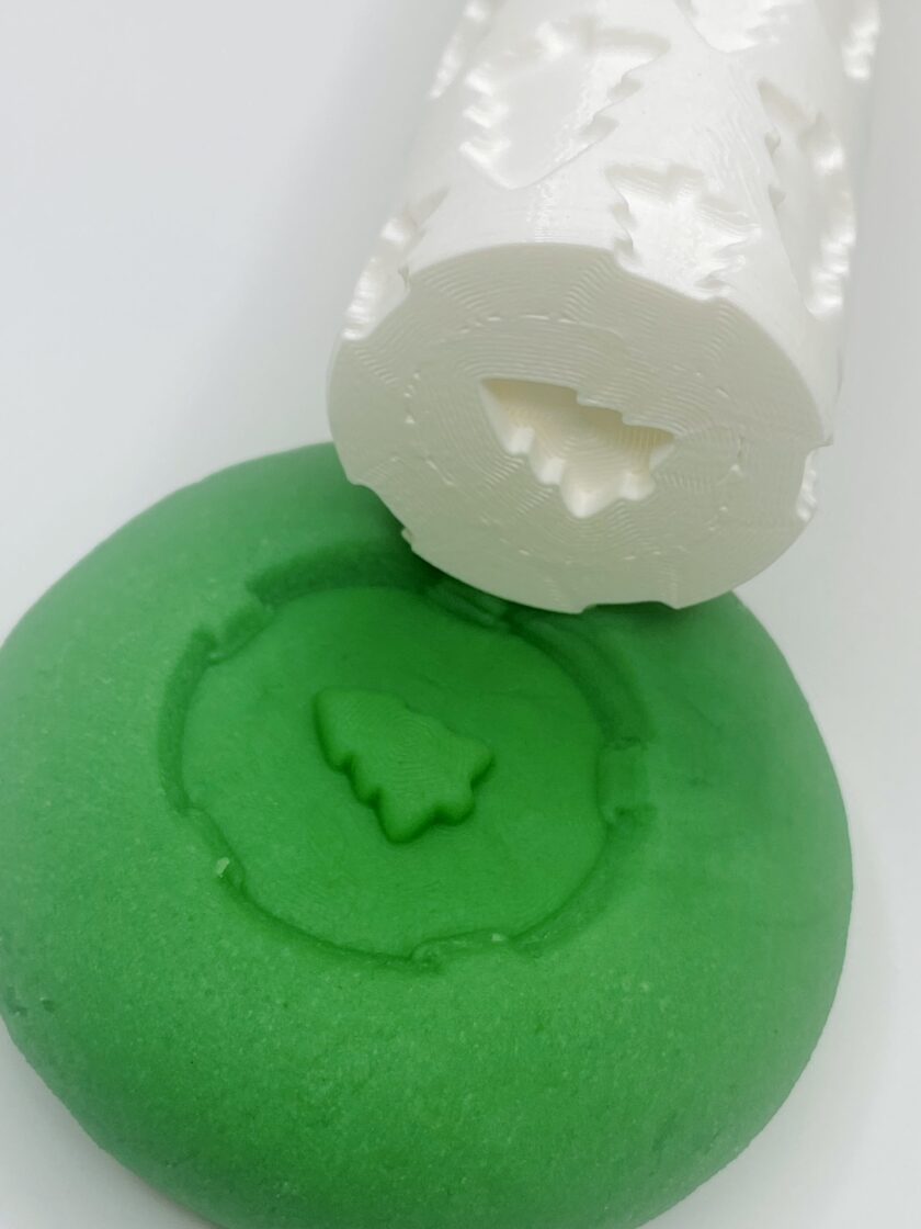 MĪCI mustrirull ja voolimisrull plastiliinia, küpsiste, piparkookide või kineetilise liivaga kasutamiseks