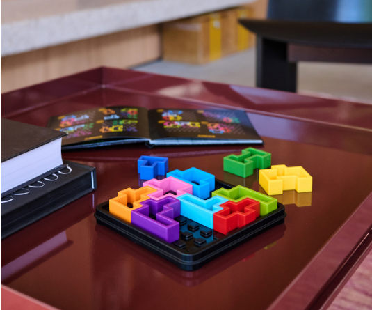 Kaasaskantava karbiga SmartGames Deluxe IQ Ruut loogikamäng