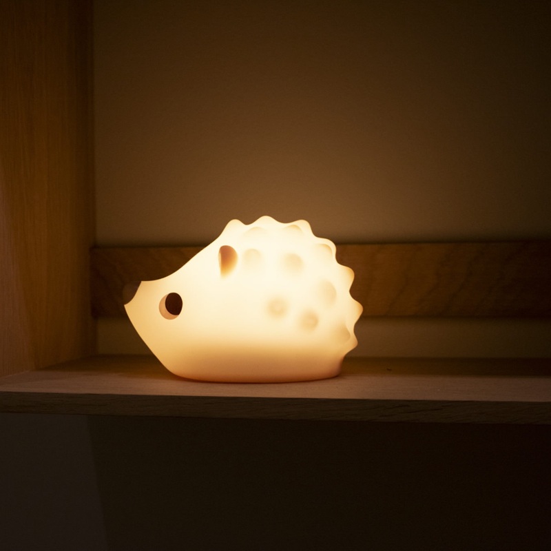 Siilikujuline laetav LED lamp lastetuppa vahetatava punase ja sooja valgusega