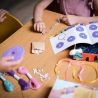 Sekoia Kraftopia sõpruse käevõrude ja sõbrapaelte meisterdamise komplekt