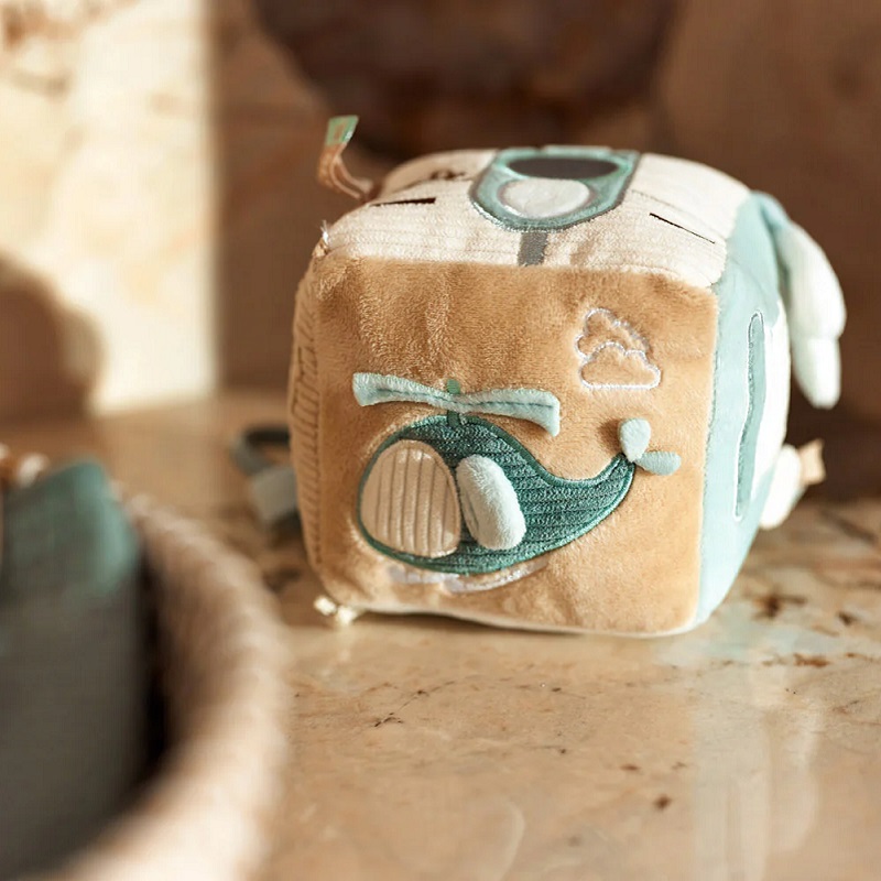 Jollein Riputatav aktiivsuskuubik ja beebimänguasi Aktiivsuskuubik