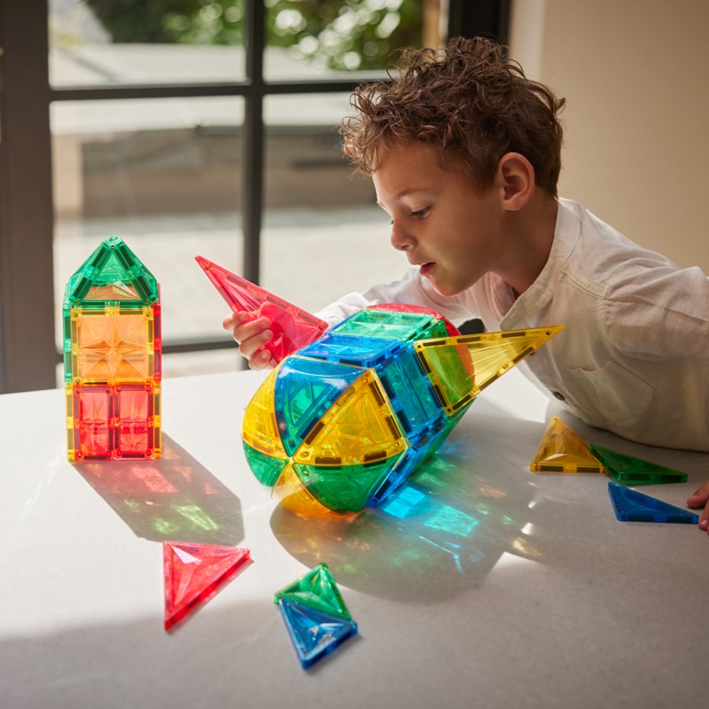 Cleverclixx Curved Dome Pack Intense 47 tk – kumerad kolmnurga kujuga magnetklotsid, mis ühilduvad Connetix ja teiste magnetklotsidega