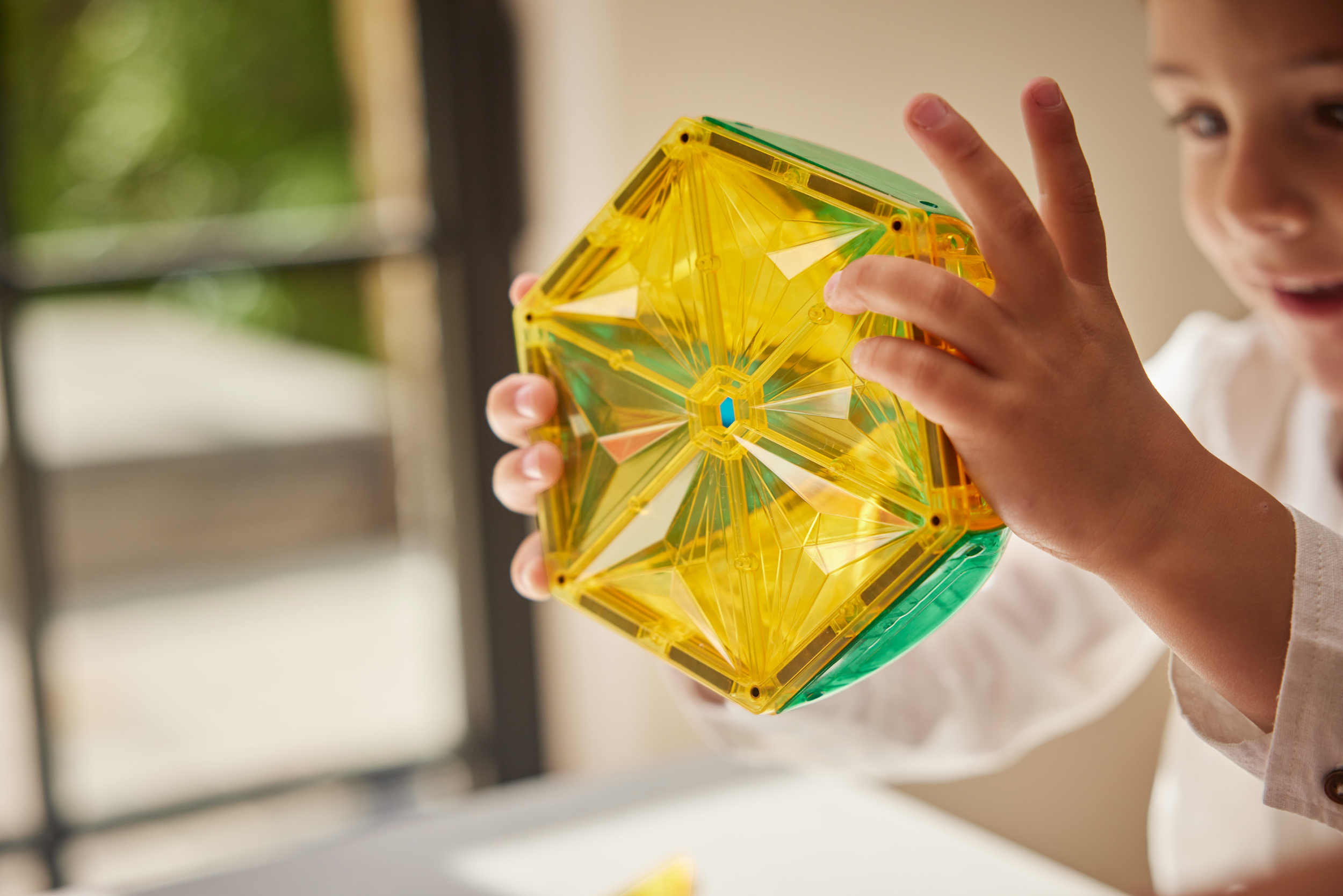 Cleverclixx Curved Dome Pack Intense 47 tk – kumerad kolmnurga kujuga magnetklotsid, mis ühilduvad Connetix ja teiste magnetklotsidega