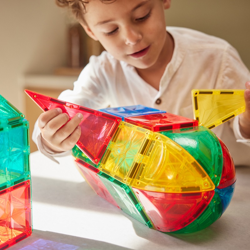 Cleverclixx Curved Dome Pack Intense 47 tk – kumerad kolmnurga kujuga magnetklotsid, mis ühilduvad Connetix ja teiste magnetklotsidega