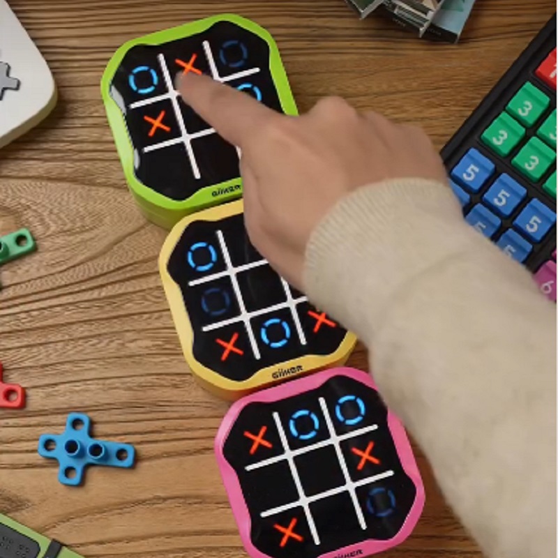 Giiker trip-traps-trull kaasavõetav loogikamäng