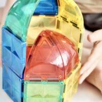 Cleverclixx Curved Dome Pack Intense 47 tk – kumerad kolmnurga kujuga magnetklotsid, mis ühilduvad Connetix ja teiste magnetklotsidega