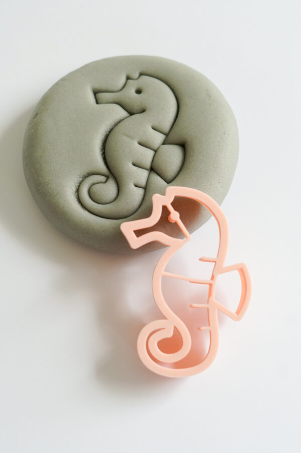 MĪCI kinkekomplekt veeloomad kalad kolme loodusliku plastiliini ja vormidega