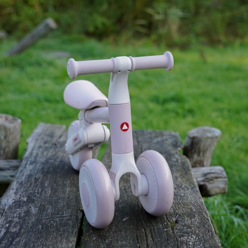 Little Dutch esimene kokkupandav jooksuratas lapsele