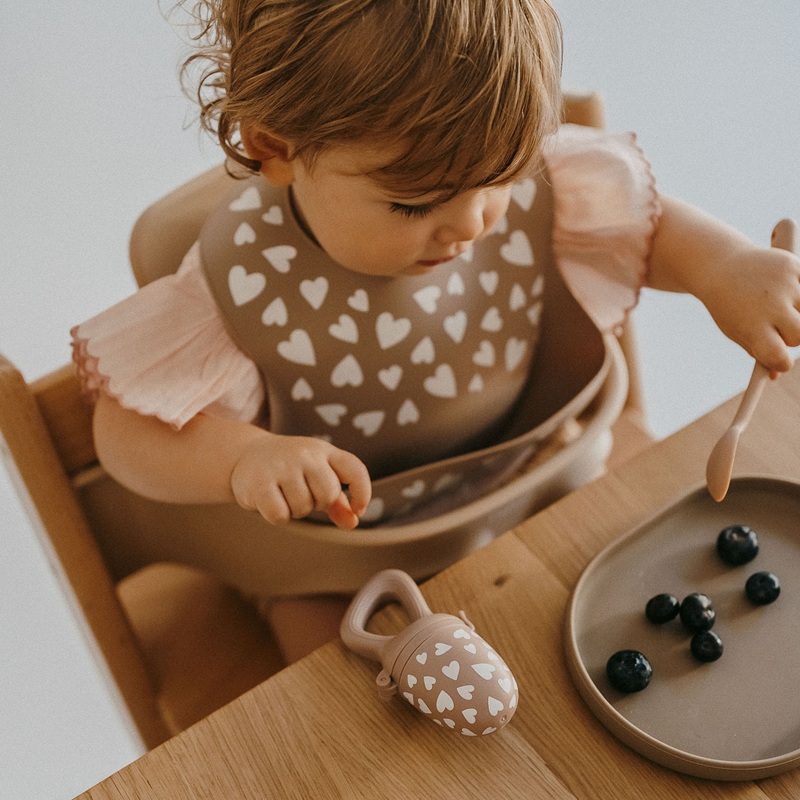 Zakuw toiduluti komplekt – elegantne ja ohutu söögilutt beebile uute maitsete avastamiseks.