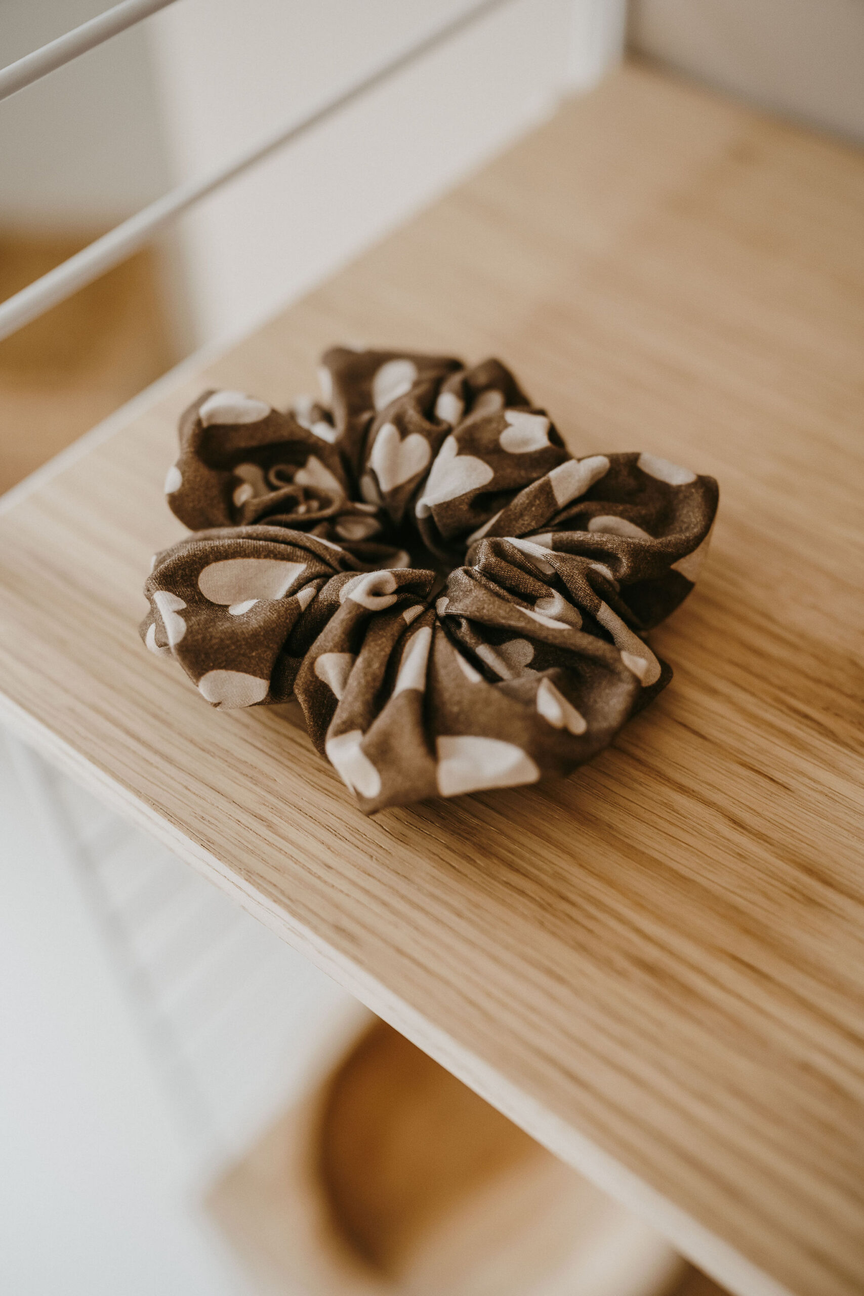 Zakuw Scrunchie patsikumm kinkekarbis – juustesõbralik aksessuaar