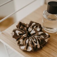 Zakuw Scrunchie patsikumm kinkekarbis – juustesõbralik aksessuaar