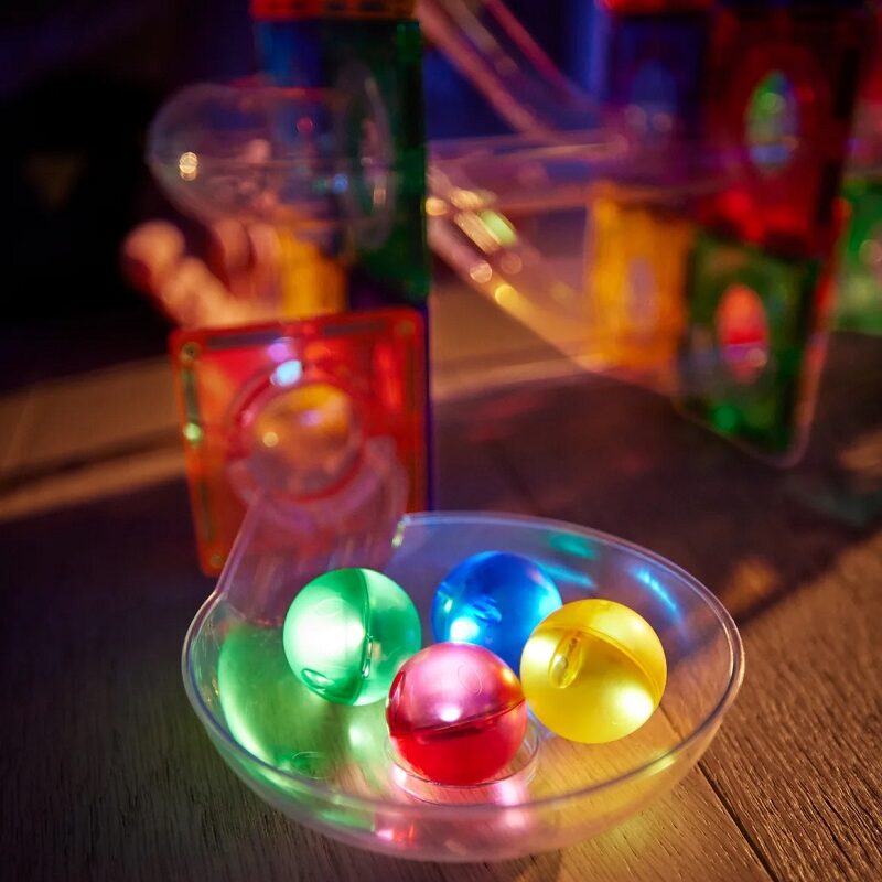 Connetix magnetklotside soodus ja Cleverclix helendavate pallidega kuulirajad