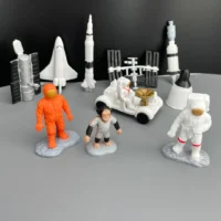 realistlike inimfiguuride kompelkt kosmos astronaut