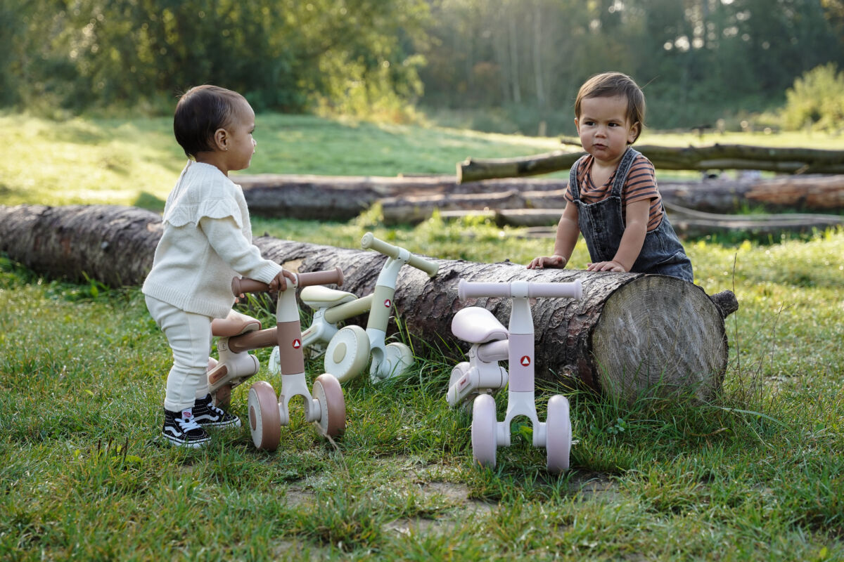 Little Dutch jooksuratas – stiilne ja kerge tasakaaluratas lastele
