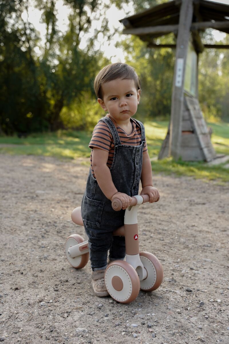 Little Dutch jooksuratas – stiilne ja kerge tasakaaluratas lastele