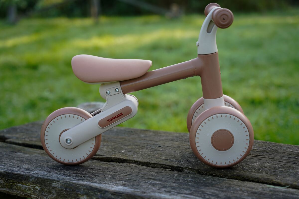 Little Dutch jooksuratas – stiilne ja kerge tasakaaluratas lastele