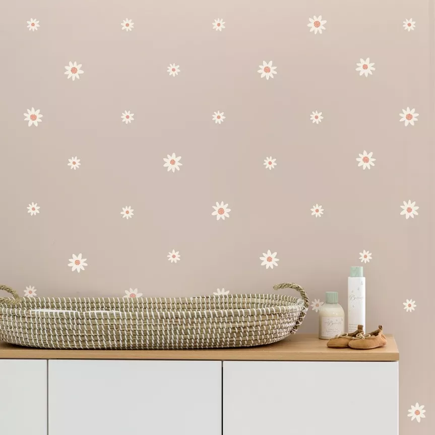 Korduvkasutatavad ja eemaldatav seinakleepsud – ideaalne lahendus üüripindadele, laste tuppa või sisekujunduse värskendamiseks.