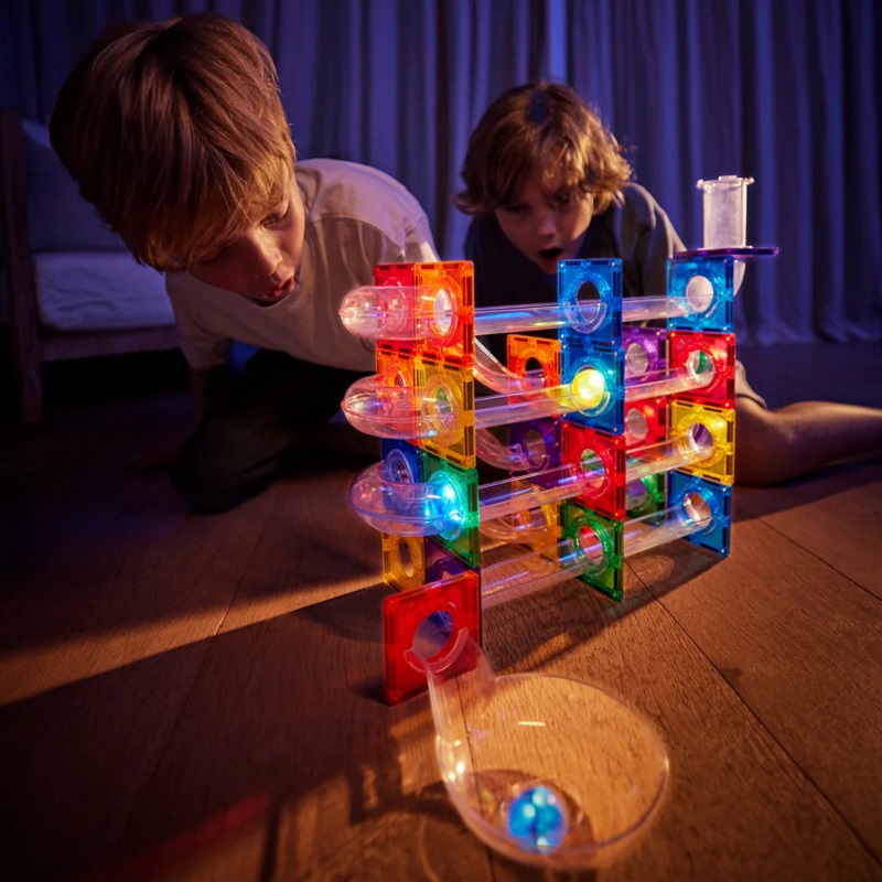 Connetix magnetklotside soodus ja Cleverclix helendavate pallidega kuulirajad