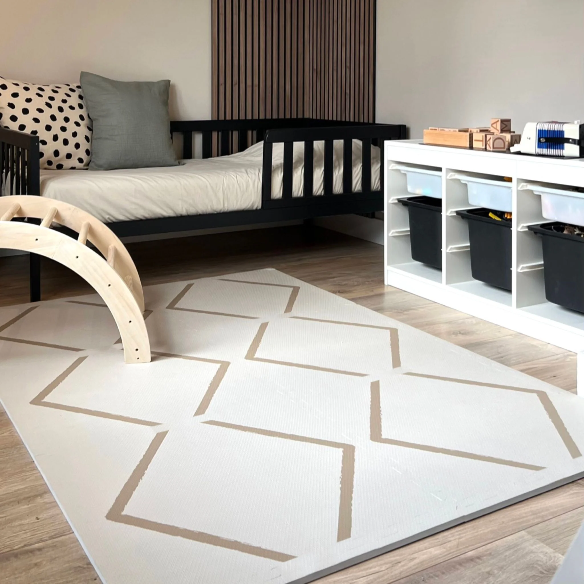 Eeveve põrandamatt ja beebide mängumatt