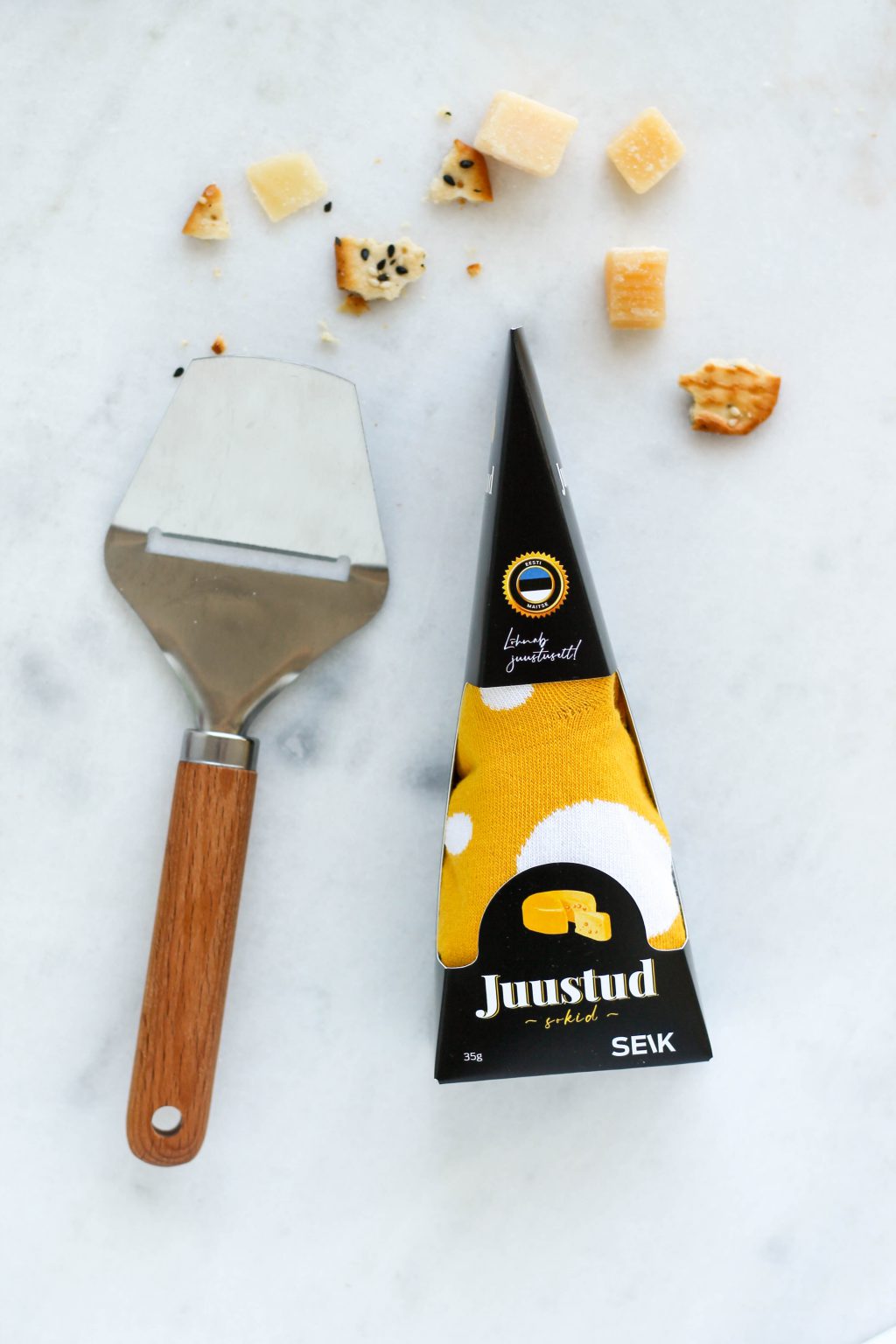 Sokid kinkepakendis Eesti Juust – lõbus kingiidee
