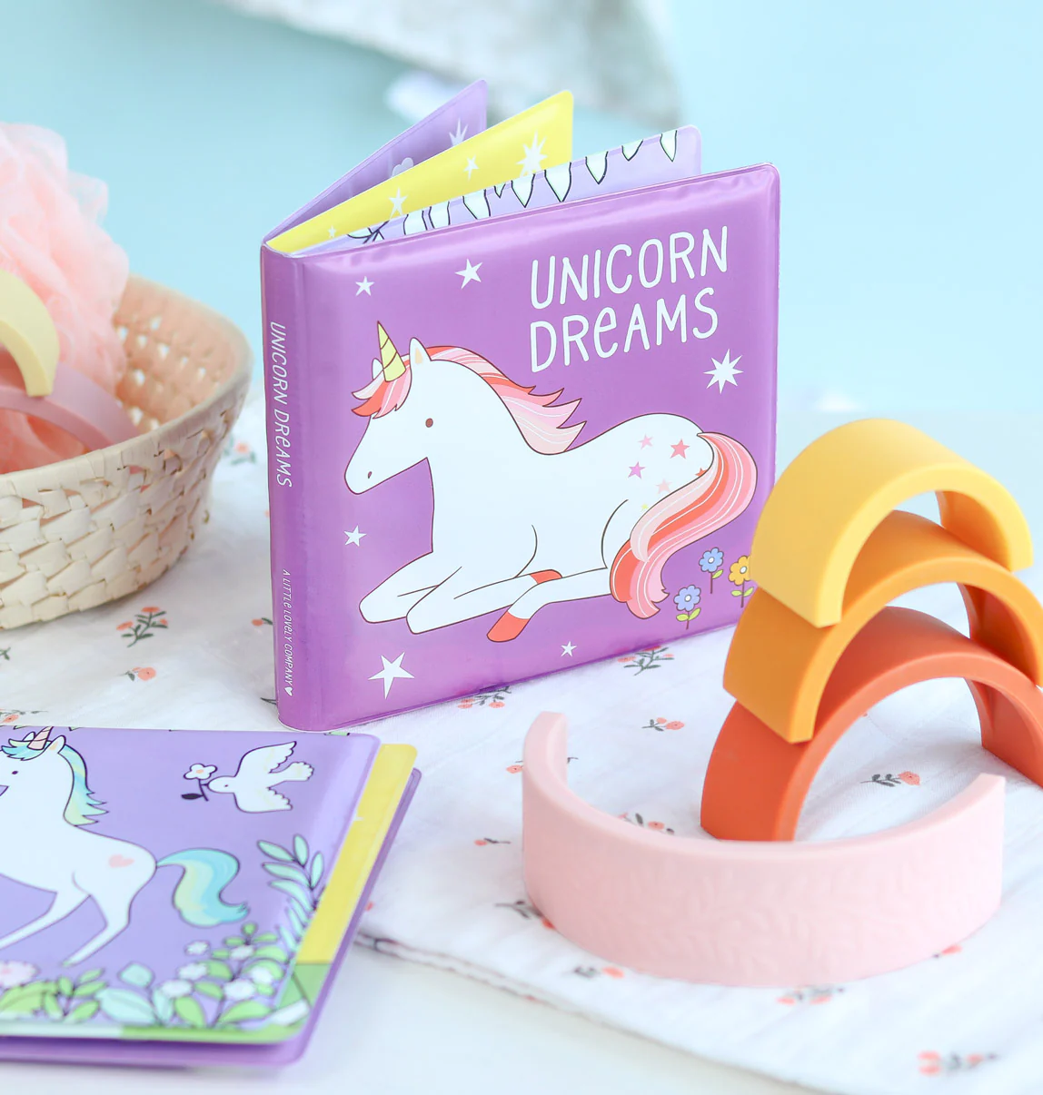 BTMBUD19-LR-8-Magic-bath-book-Unicorn-dreams
