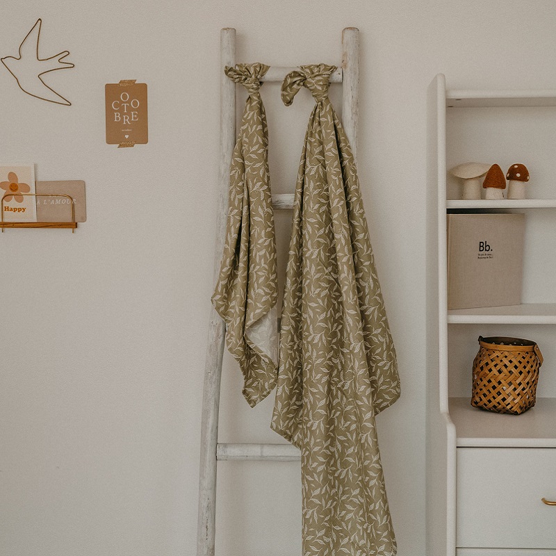 suur beebi musliintekk Zakuw mähkimiseks, tekiks kui ka kaisutamiseks