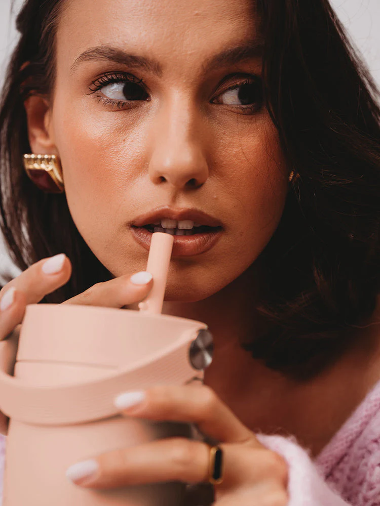 EQUA roostevabast terasest termospudel Carry Cup kõrrega ja puhastusharjaga