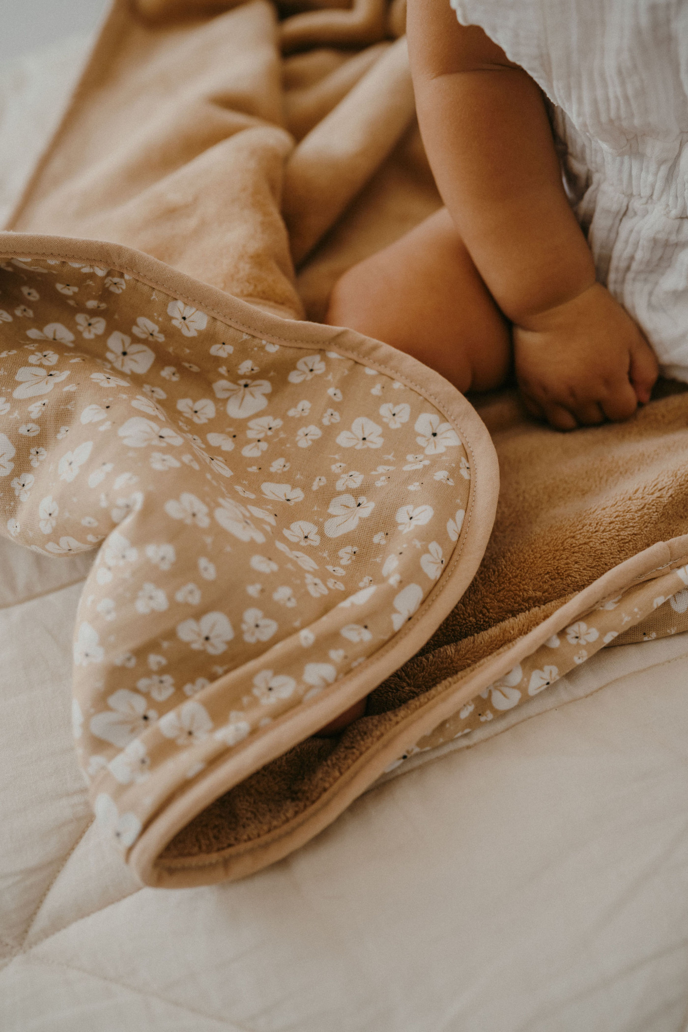 Zakuw kahepooZakuw kahepoolne suur musliintekk ja fliistekk lastele kinkepakendis katsikukslne suur musliintekk ja fliistekk lastele kinkepakendis katsikuks