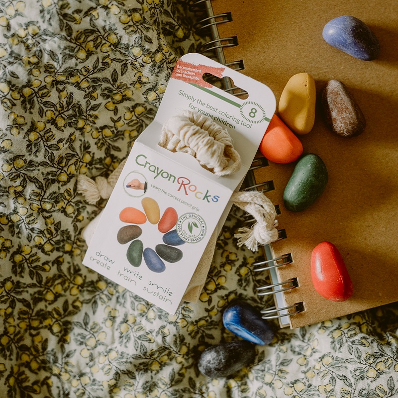 jõulupakk lastele Crayon Rocks kriitide ja Lotte kommidega