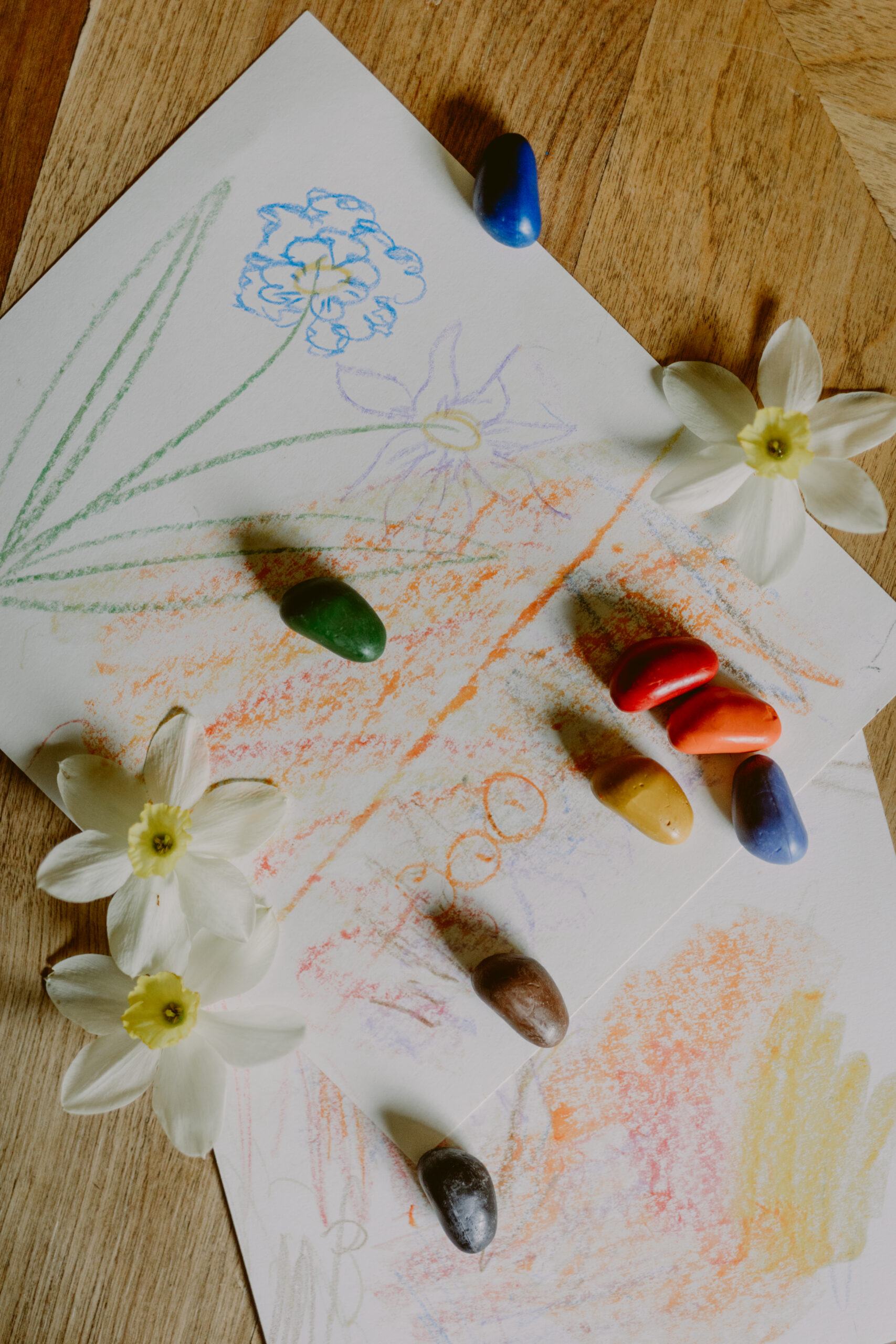 jõulupakk lastele Crayon Rocks kriitide ja Lotte kommidega