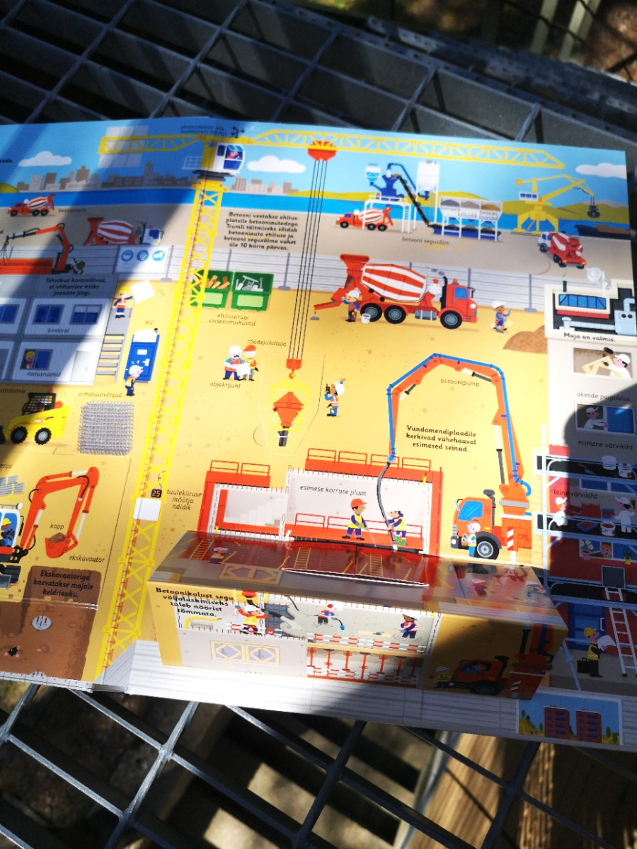 interaktiivne raamat kraanade ja tunnelite, maja ehituse kohta