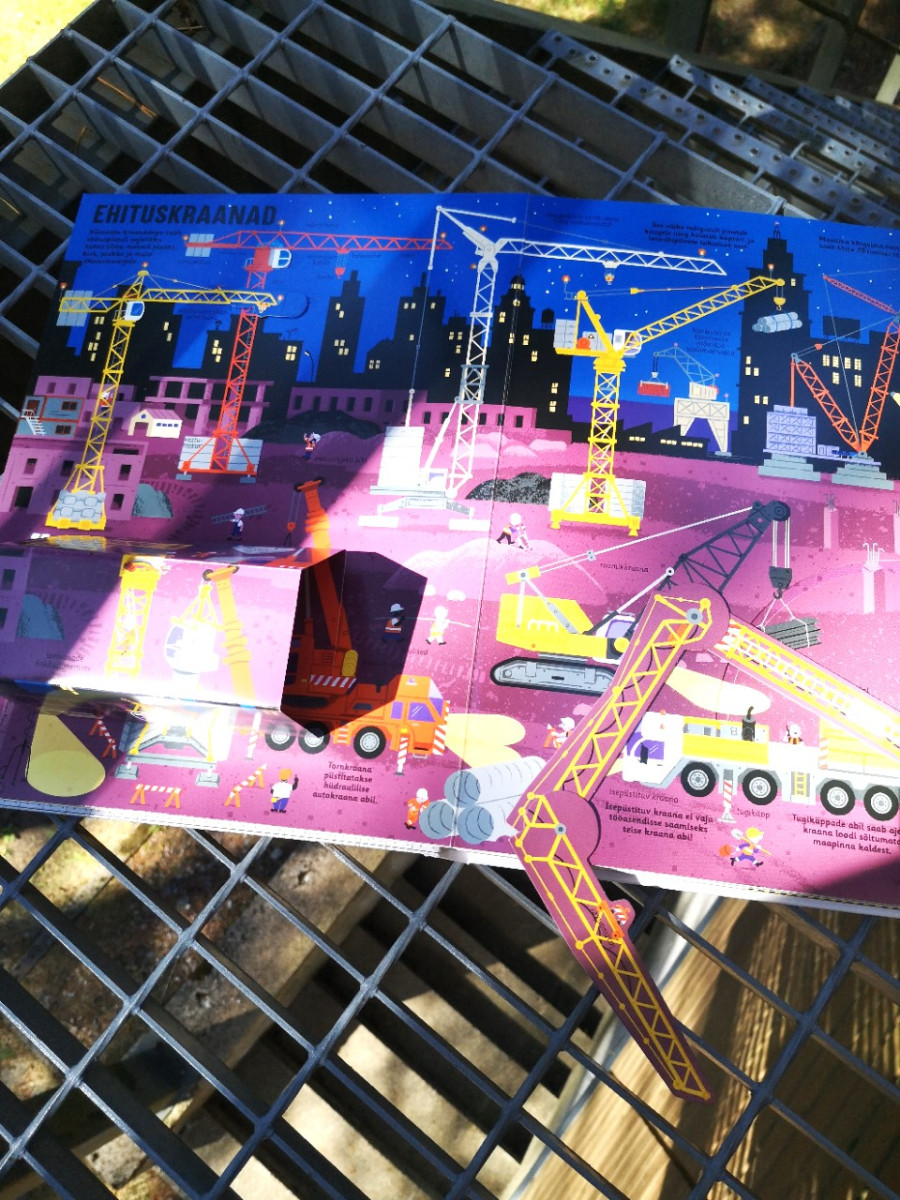 interaktiivne raamat kraanade ja tunnelite, maja ehituse kohta