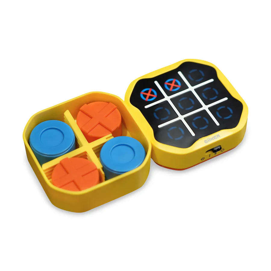 Kolm nutikat mängu ühes kompaktses konsoolis! Klassikaline trips-traps-trull saab uue hingamise selle kaasaskantava puutetundliku mängukonsooliga, mis pakub kiiret meelelahutust ja arendavat tegevust nii kodus kui reisil. Infinite Tic Tac Toe – klassikaline mäng uues kuues! Iga mängija saab korraga paigutada ainult 3 märki. Kui pannakse neljas, kaob esimene. See loob strateegiliselt põneva ja kordumatult dünaamilise mänguformaadi. Memory Flash – jälgi ja korda valguse järjestust! Treenib tähelepanuvõimet ja visuaalset mälu. Eesmärk: läbida ühe katsega 9 järjestikust taset. Cover-Up Tic Tac Toe – kolme suurusega nupud, millega saab väiksemaid katta. Moodusta kolm järjest ja võida! Kombineer loogikat, strateegiat ja mälu, et saavutada edu. Mängurežiimid: vali kas 1v1 mäng või testi oskusi tehisintellekti vastu. Sobib hästi nii lastele kui ka täiskasvanutele – kiire algus, kuid sügav strateegiline arenguvõimalus. Kompaktne taskusuurus muudab selle ideaalseks valikuks reisile, autosse või kohvikusse ootamise ajaks. Suurepärane kingitus, mis ühendab meelelahutuse ja aju treenimise. Miks valida see toode? Kolm arendavat mängu ühes seadmes – igavust ei teki Strateegiline ja mälutreening – arendab keskendumist ja loogikat Mängi sõbra või tehisintellekti vastu – mitmekülgsed võimalused Kaasaskantav ja vastupidav – ideaalne reisidele ja autosõitudeks Suurepärane kingiidee – nii lastele kui ka nutikatele täiskasvanutele SEO ALT tekstid fotode jaoks (eraldi): puutetundlik mängukonsool lastele Tic Tac Toe nutimäng taskusuuruses elektrooniline mäng mälutreening mäng lastele arendav reisimäng kaasaskantav mängukonsool GiiKER nutimäng kink sobiv 5+ lapsele nutikas trips-traps-trull elektrooniline ajaviide autosse