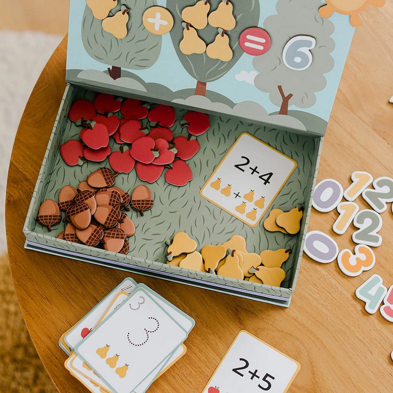 jõulupakk matemaatikakohvri ja Lotte kommidega lapseheaks.ee