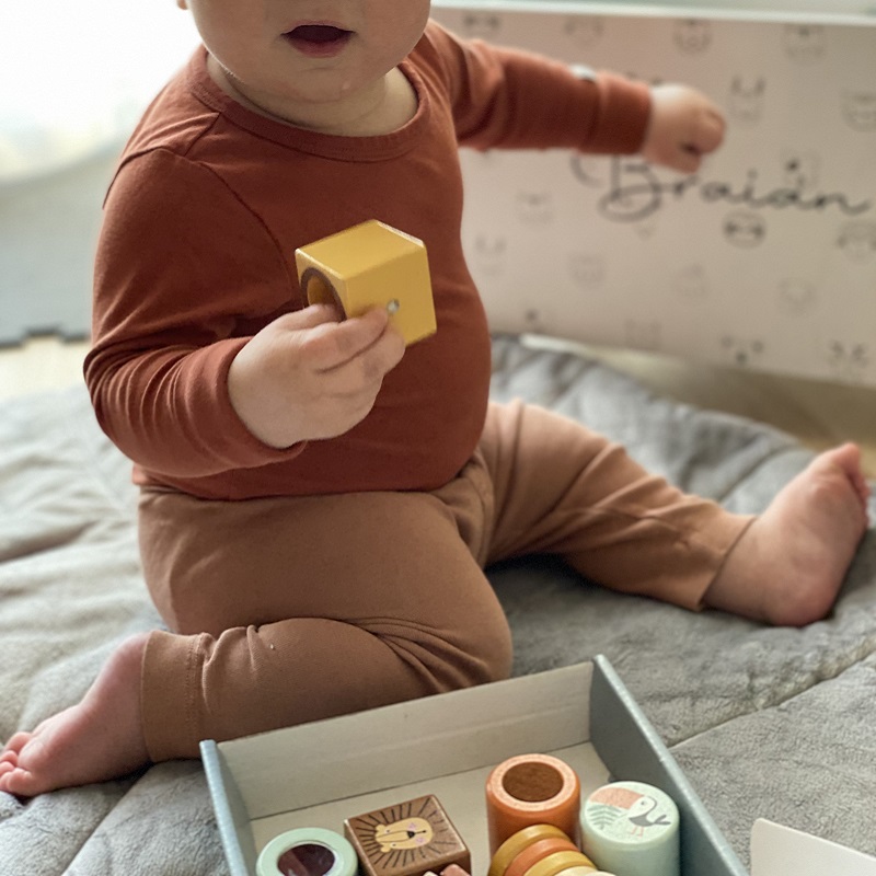 jõulupakk lastele sensoorsete mänguklotsidega