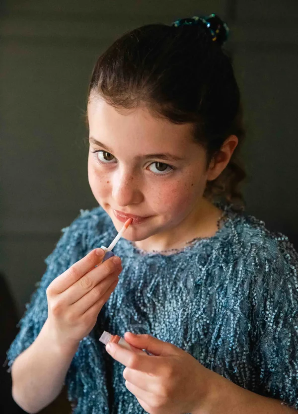 Looduslik meigikomplekt koos lauvärvi ja huuleläikega Namaki meigikott virsikulõhnalise huuleläike ja pärlmutripaleti komplekt